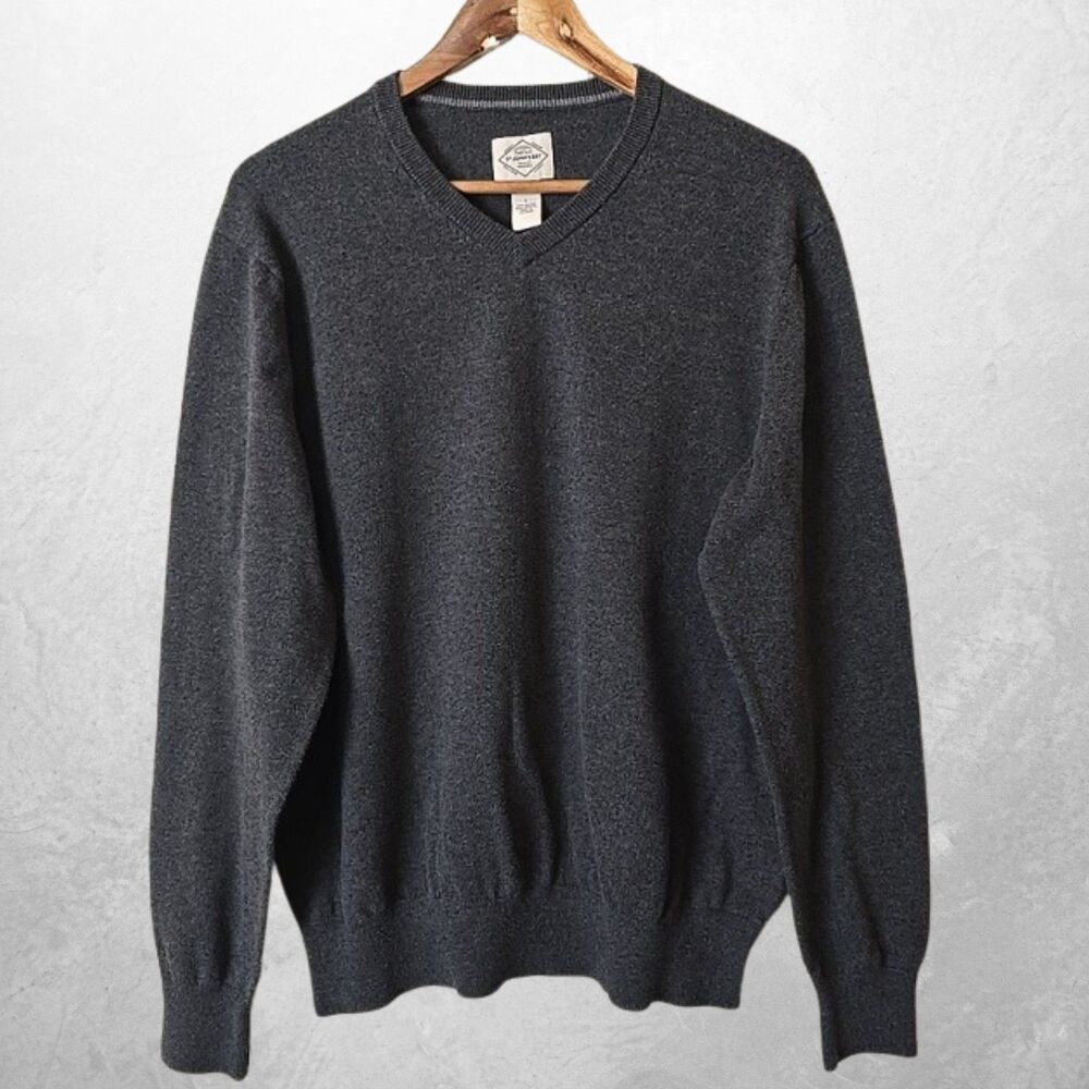 St. John's Bay Men's Gray Long Sleeve V-Neck Pullover Sweater Size L